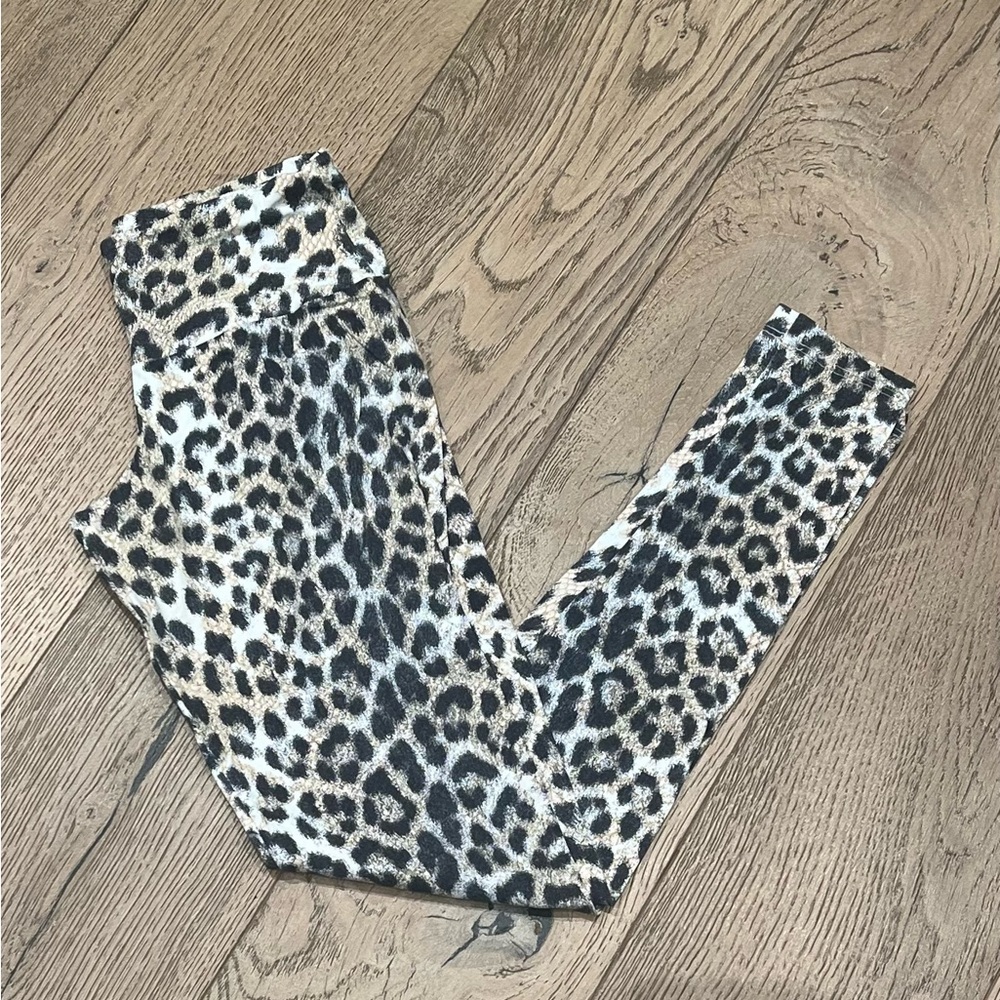 Snow Leopard Print Leggings * Sz M